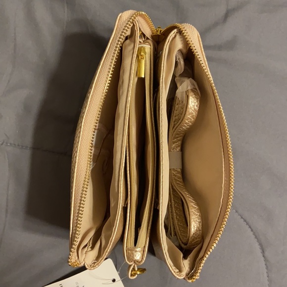 Crossbody/Wristlet - Picture 6 of 9